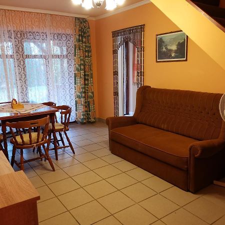 Erika vendégház centrumban Balatonkeresztúr Esterno foto